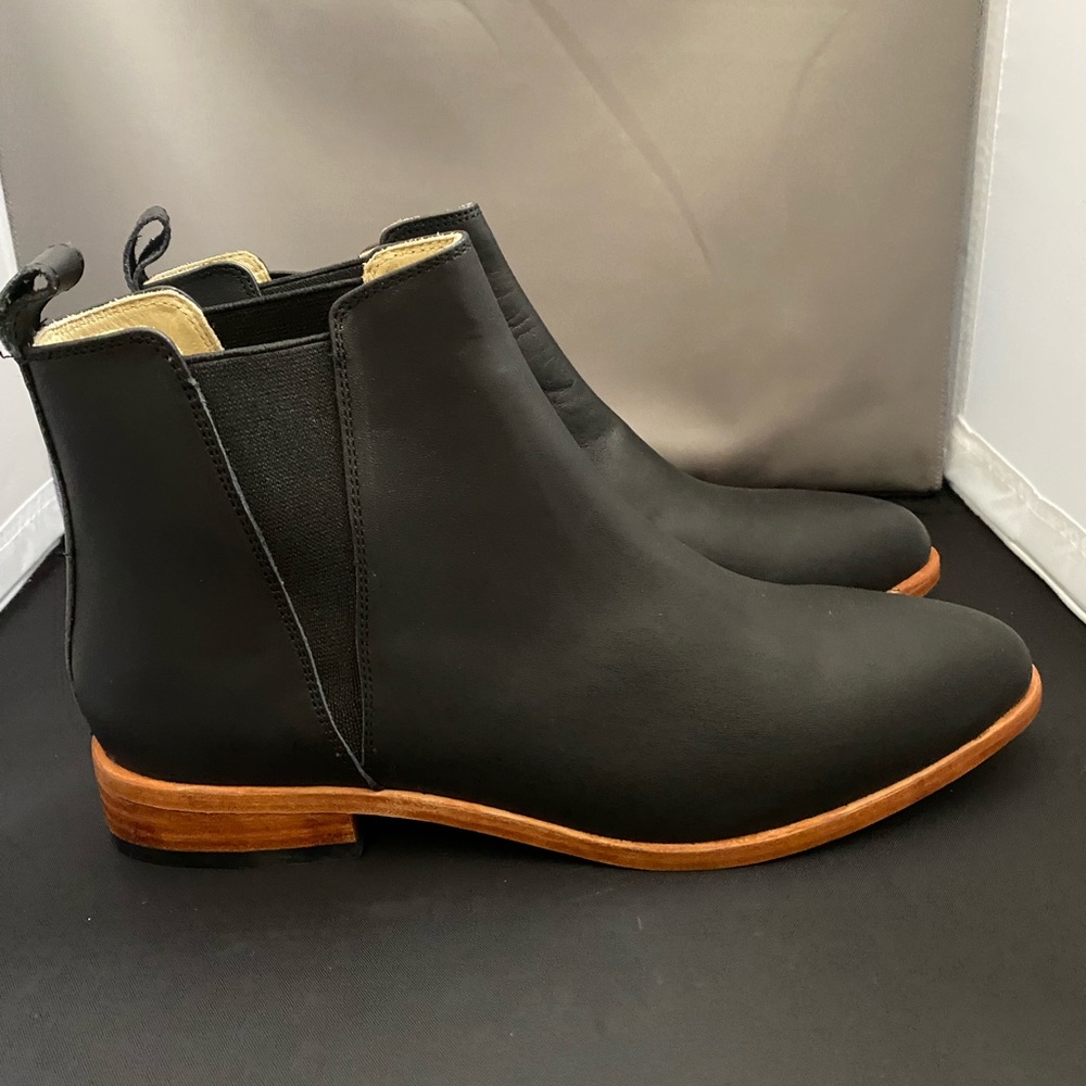 COPY - Nisolo Chelsea Boot Black Leather Size 9 with box worn once - Picture 3 of 16
